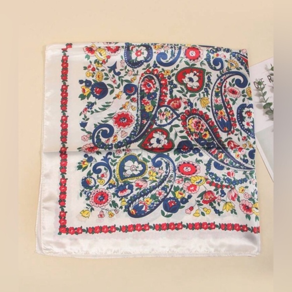 ✨ NEW Floral Paisley Scarf - Picture 3 of 5